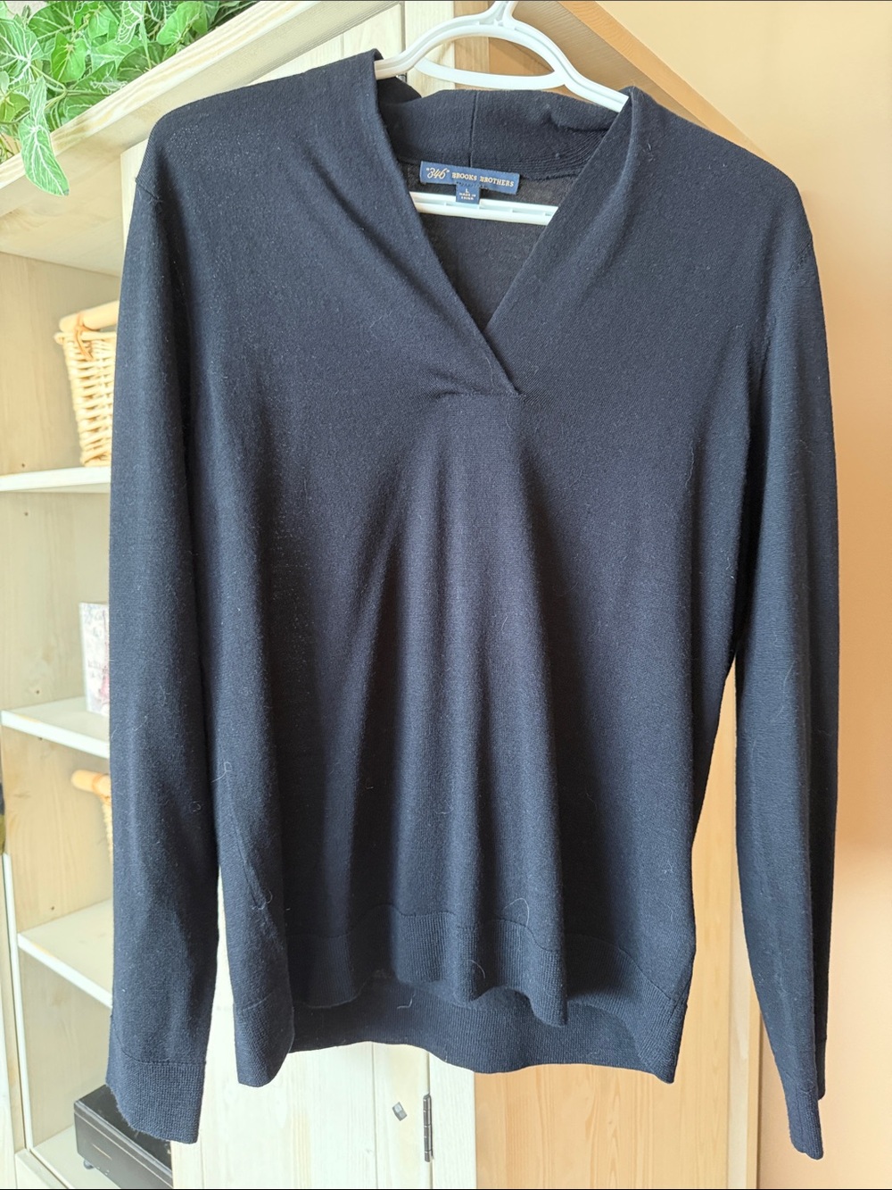 Brooks Brothers Black V-Neck Lightweight Women's Sweater